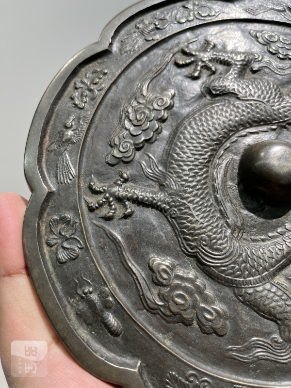 明 葵花形飞龙纹镜 - 图4